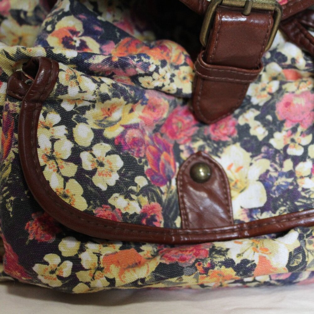 Floral Cloth Backpack - Picture 7 of 7